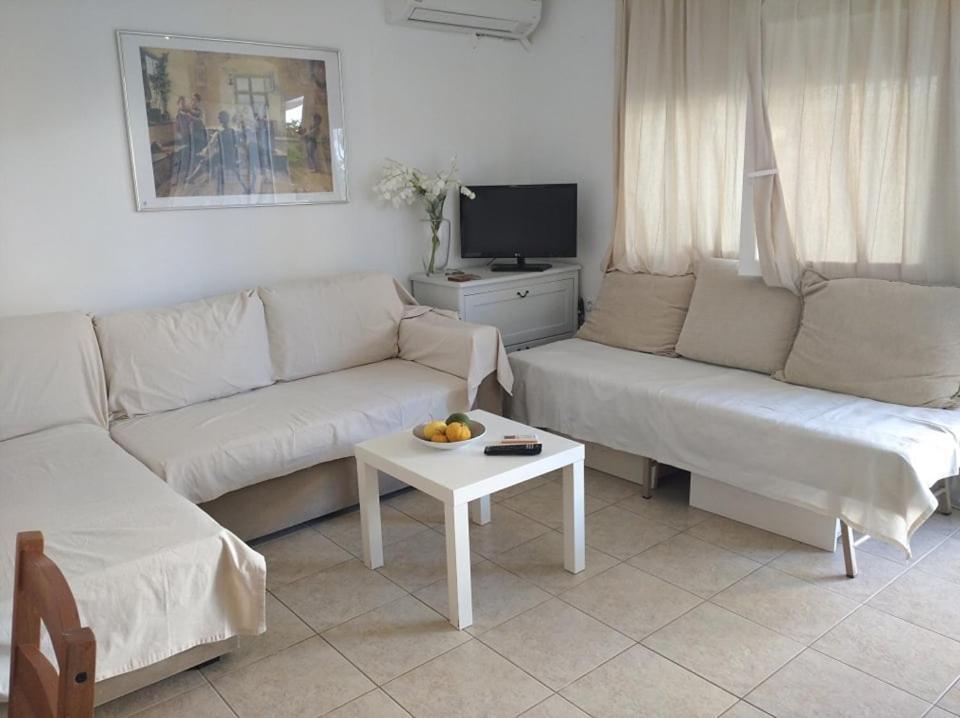 Δεσποινα Apartment Nea Peramos  Exterior photo
