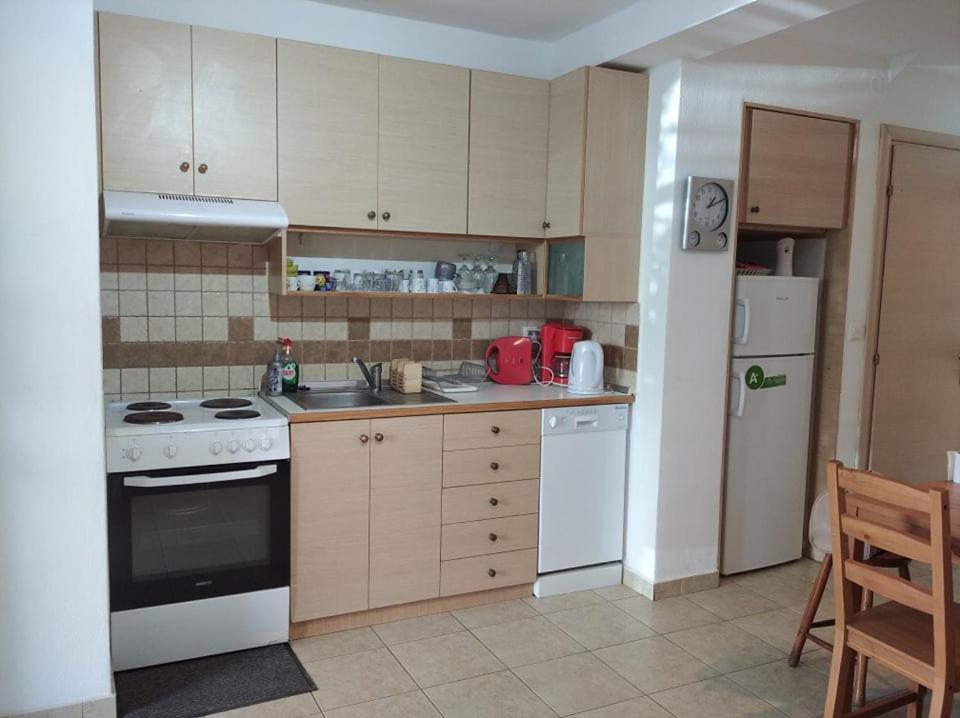 Δεσποινα Apartment Nea Peramos  Exterior photo